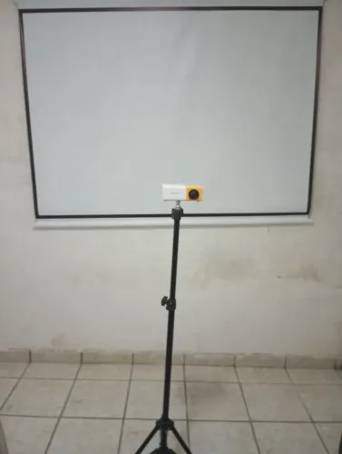Mini Projetor Portátil LED 1080P