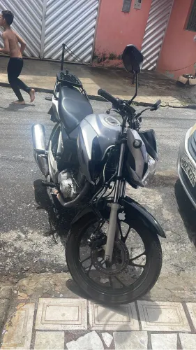Vende-se ou trocar por moto maior 