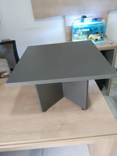 Branquinho de mdf 15mm cor chumbo. Medidas 27,cm altura e 40x40 cm largura. Banquete peq