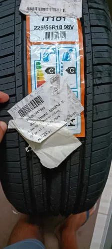 Vendo Pneu novo para SUV 225/55 R18