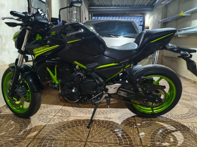 Kawasaki z650 ano  2021 a mais nova do olx 