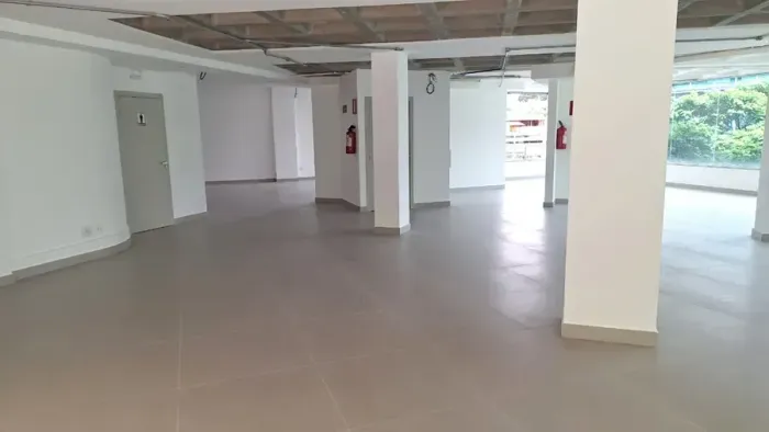 Loja/andar corrido com 128M2, bem Localizada, fino Acabamento