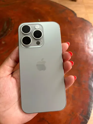iPhone 15 pro 256 gb bateria 98%