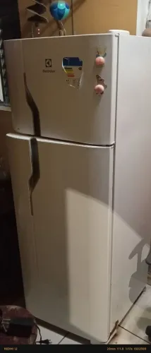 Geladeira Eletrolux 260 litros 