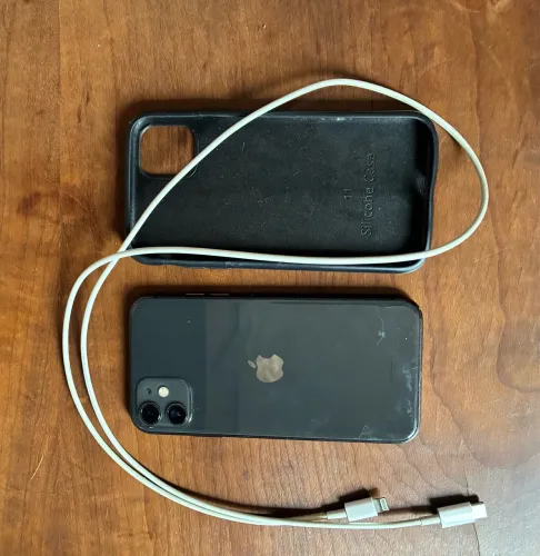 Iphone 11 73% bateria + cabo original