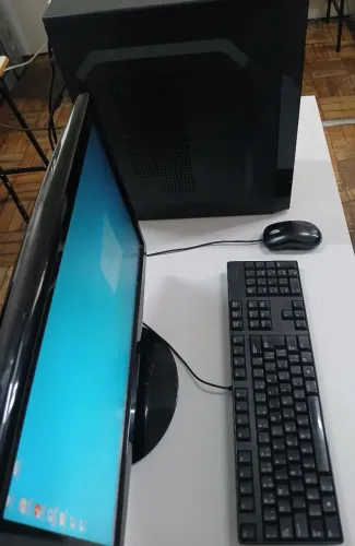 Vendo computador de mesa