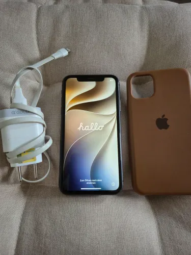 iPHONE 11 - 64GB - Bateria 79%