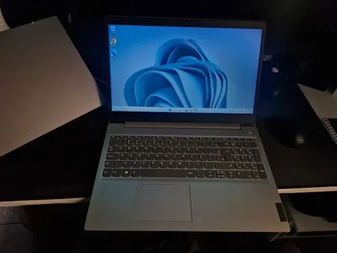 Notebook Lenovo Ultrafino IdeaPad 3i i3-10110U 4GB 256 GB SSD Windows 11 