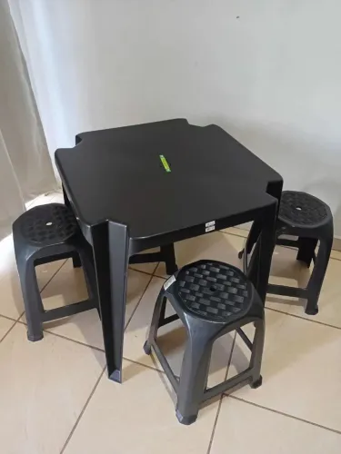 Mesa Com Banquetas NOVAS