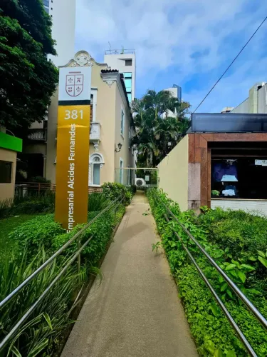 Imóvel para aluguel possui 25 metros quadrados em Casa Forte - Recife - PE