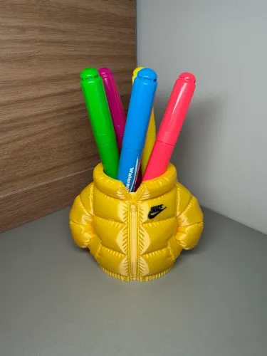 Porta-canetas 3D Estilo Jaqueta Nike - Amarelo