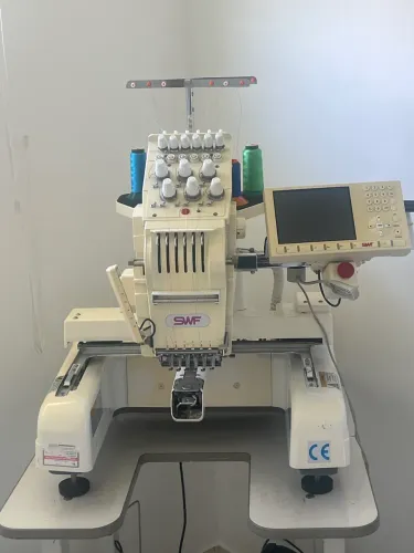 Máquina de bordado industrial 6 agulhas