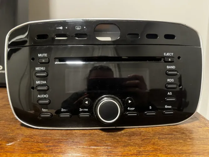 Rádio Original Fiat Blue&Me com Defeito - Para Reparo ou Peças