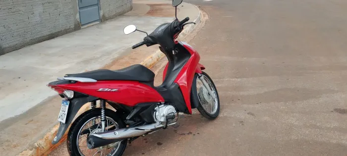 Honda Biz 110i baixa quilometragem e único dono