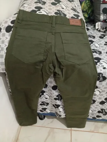 Duas calças masculinas infantil tamanho 12