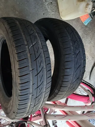 Par de pneus firestone 205 65 15