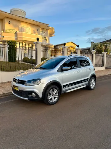 Volkswagen Crossfox 1.6 MI Total Flex 8V 5P 2011