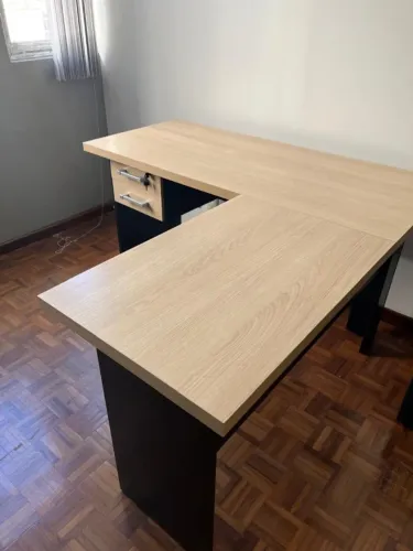 Mesa para atendimentos em MDF