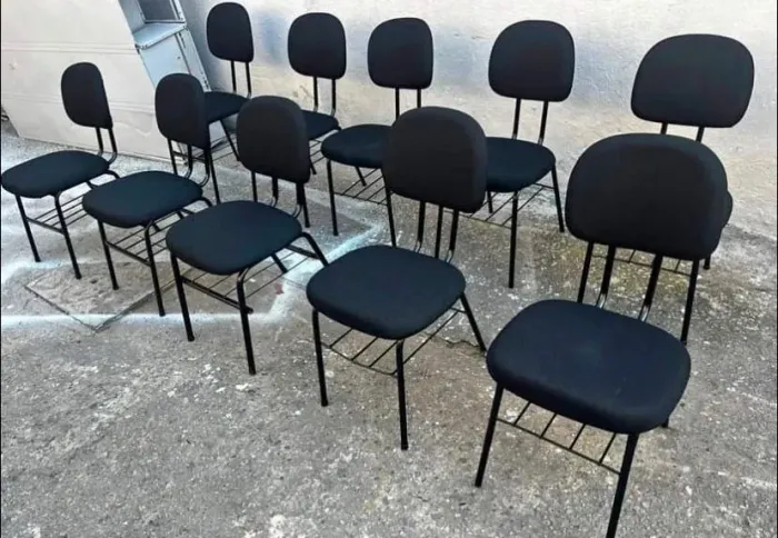 Cadeira palito de espera