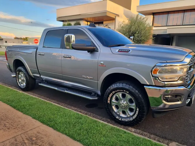 Ram Laramie 2.500 2020 53.000 km Estado de zero.
