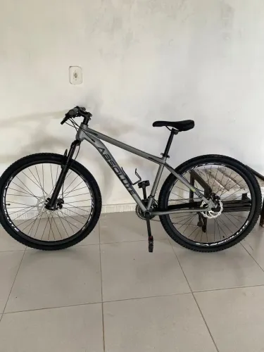 VENDO BICICLETA ARO 29 ACOMPANHA NOTA FISCAL 1 ano de uso apenas
