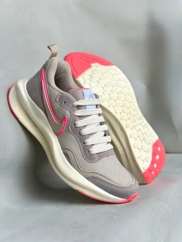 ?LANÇAMENTO NIKE SPORTIV?<br>R$100,00 VAREJO<br>95,00 ATACADO<br>DISPONÍVEL ? 34,35,36,37,38,39