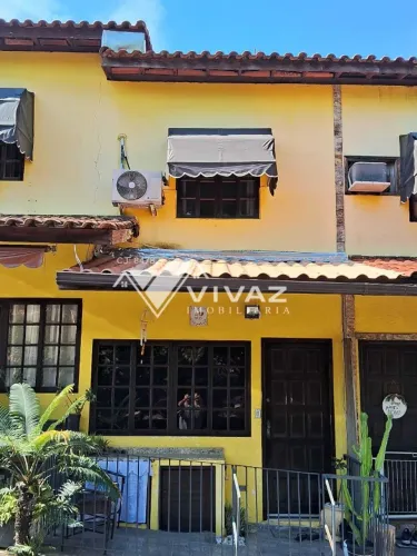 Ótima Casa em Condomínio Fechado com 02 Quartos e Vaga de Garagem em Ricado de Albuquerque