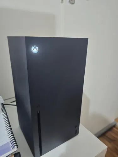 Xbox Série X 1TB - SemiNovo ( com caixa)