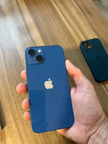 iPhone 13 azul