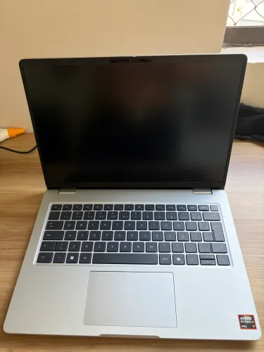 Notebook Dell Pro 14 - R7 com IA + 16Gb + 512SSD