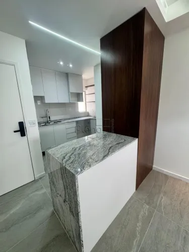 Apartamento à venda em Campinas, Cambuí, com 2 quartos, com 61 m²