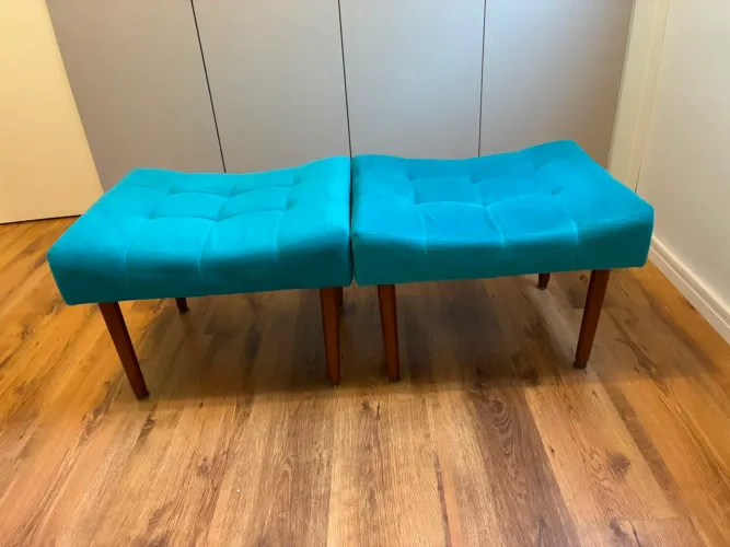 Par de Puffs / Poltronas Sem Encosto Azul Turquesa - Pés Palito