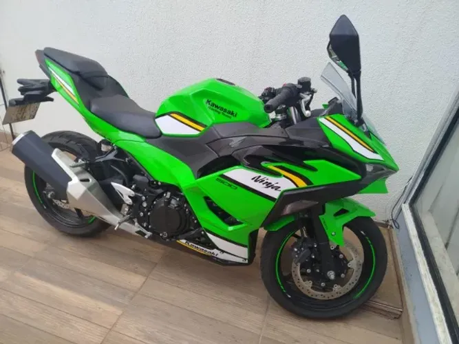 Vendo Kawazaki Ninja 500 SE
