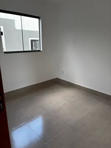 Alugo apartamento 2 quartos . 