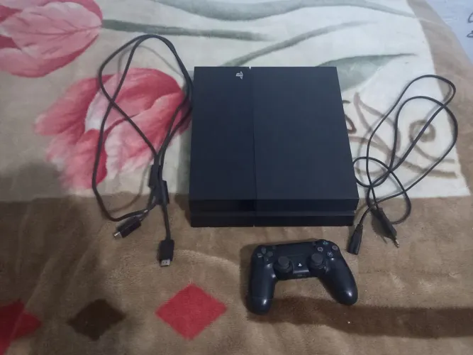 PlayStation 4 500GB (Leia a Descrição)