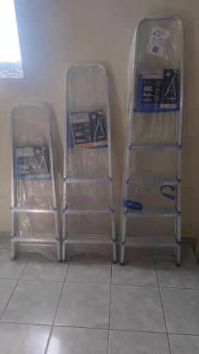 VENDO ESCADAS EM ALUMINIO 3,4 e 5 degraus