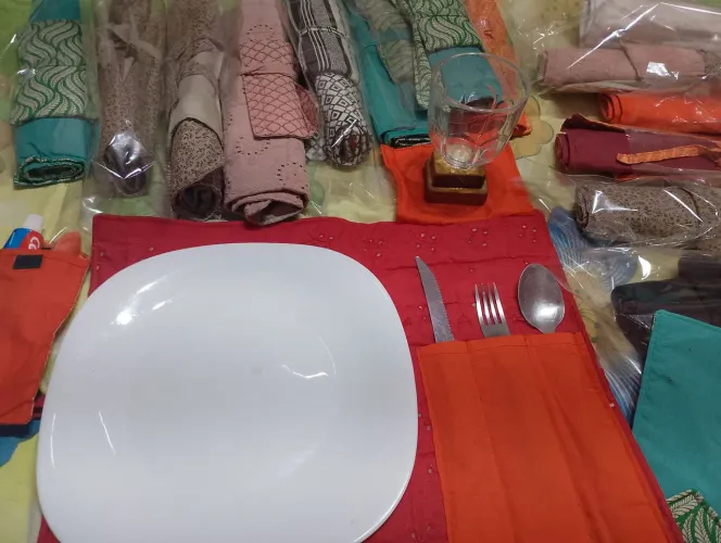 Kits porta prato talheres e higiene