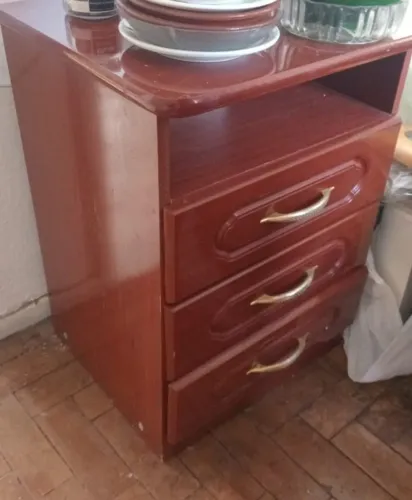 Mesinha de cabeceira 