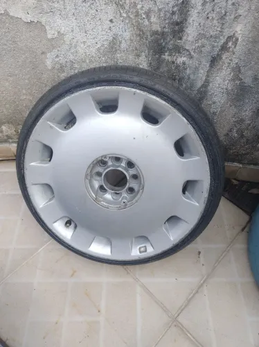 Jogo de aros 17 com pneus 165/40/17