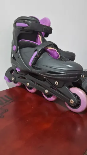 Patins regulável.  