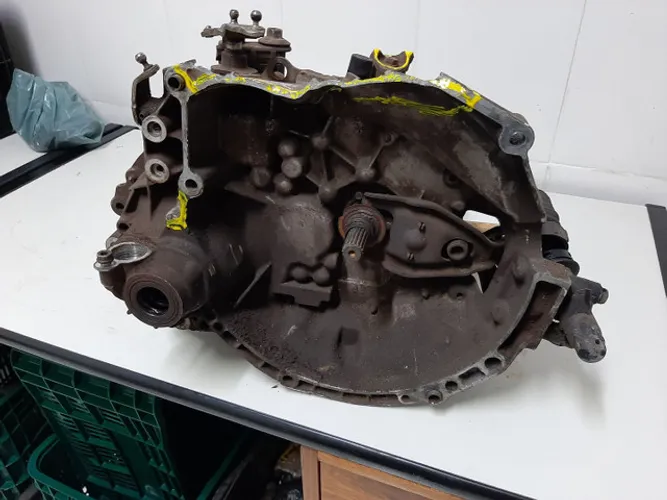 Caixa de cambio citroen c3 1.4 8v 10/11 só peças