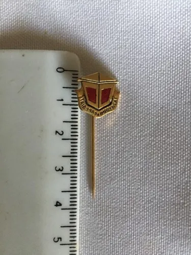 Antigo Pin do Jornal Tribuna da Imprensa