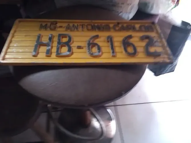Placa antiga 