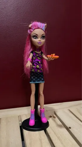 Monster High Boneca Howleen Wolf Creepateria