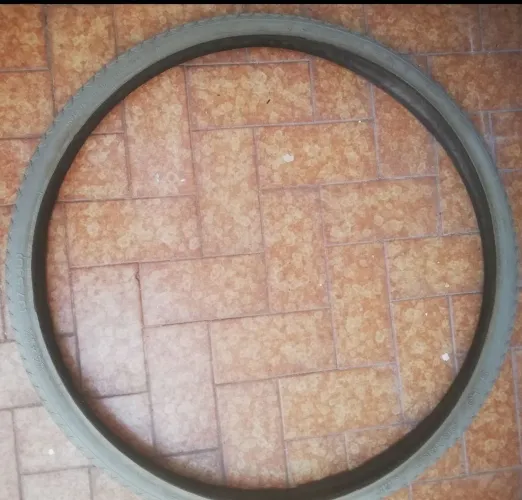Pneu de bicicleta aro 24 raríssimo selo branco cinza 