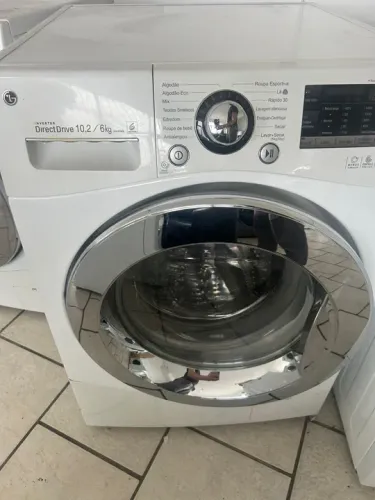 Lava e seca LG 10 kg painel touch 
