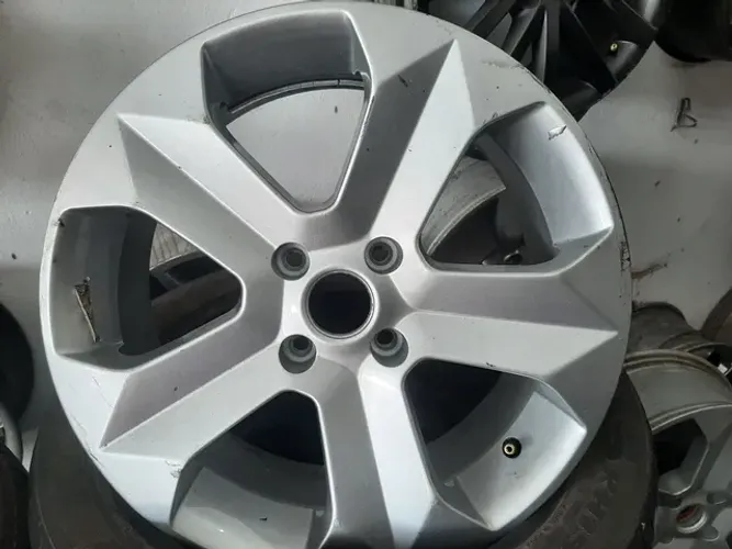 Roda aro 17 Peugeut modelo Bmw X6 Prata 4x108 jogo usado
