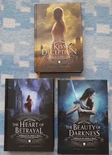 Trilogia CRÔNICAS DE AMOR E ÓDIO