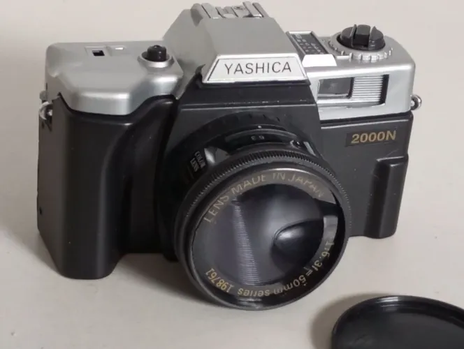 Câmera Yashica