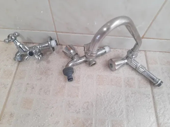 Kit com 3 torneiras